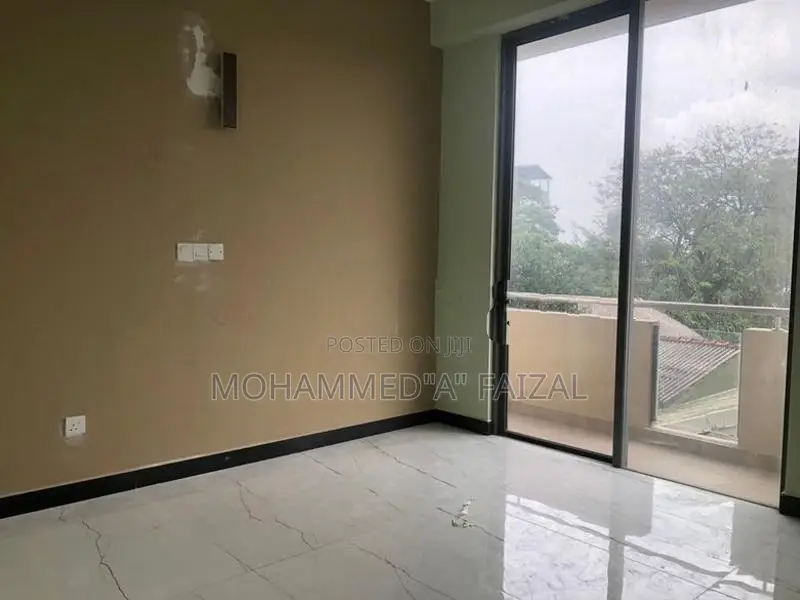 Apartment For Sale in Pamankada Road Colombo.06