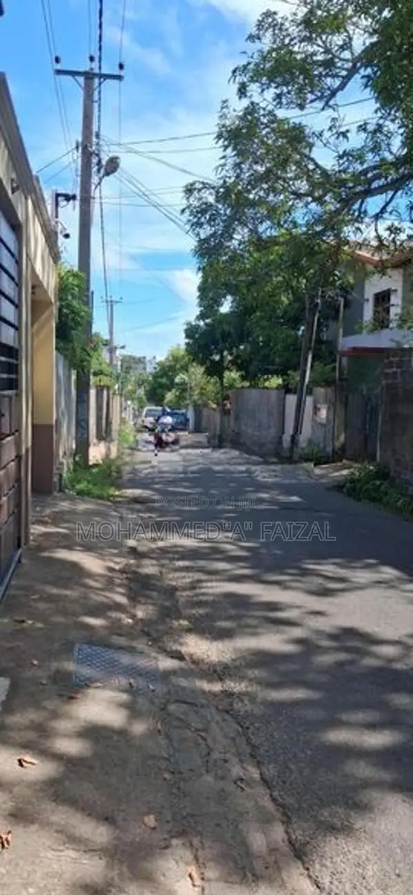 Land For sale in Prathimparama Road Kalubowila Dehiwala