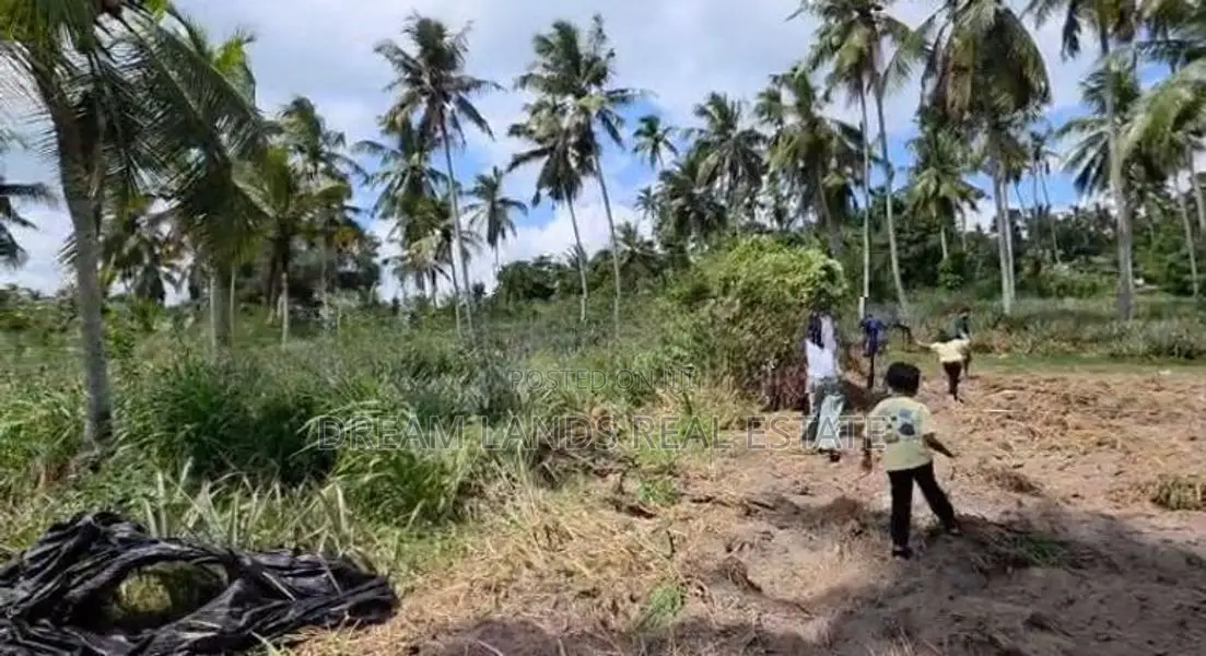 COMMERCIAL LAND FOR RENT IN MINUWANGODA (SP1057A)
