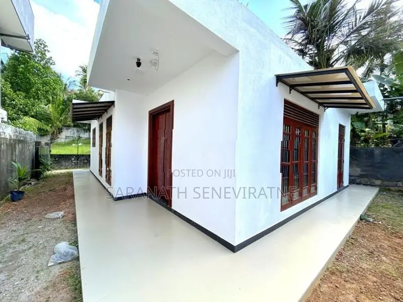 URGENT SALE - House From Off Kalalgoda Rd Talawathugoda Weera Mw