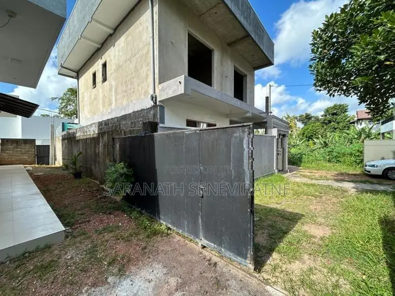 URGENT SALE - House From Off Kalalgoda Rd Talawathugoda Weera Mw