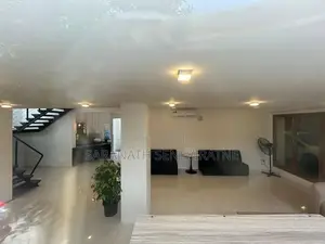 Luxury House in Wimalawatta Rd Nugegoda