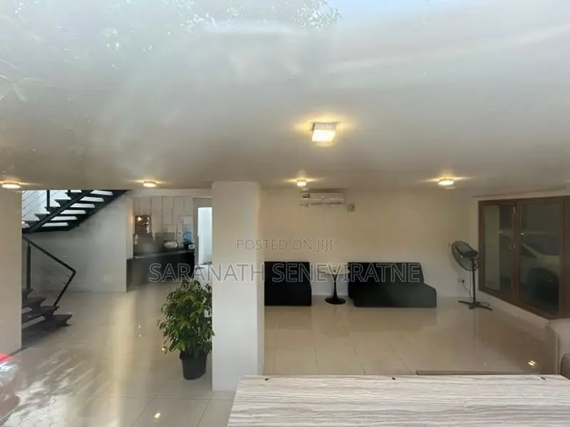Luxury House in Wimalawatta Rd Nugegoda