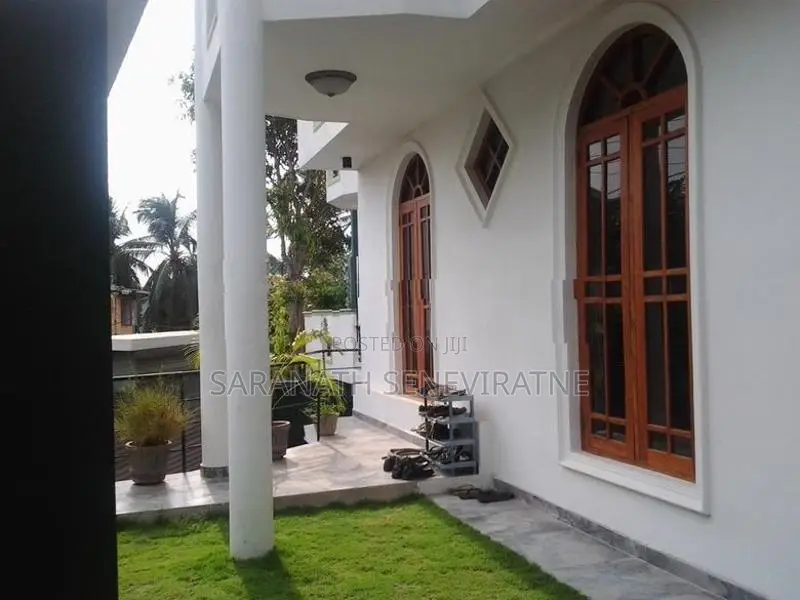 03 Story Modern House for SALE Muththettugoda Rd Talangama Battaramull