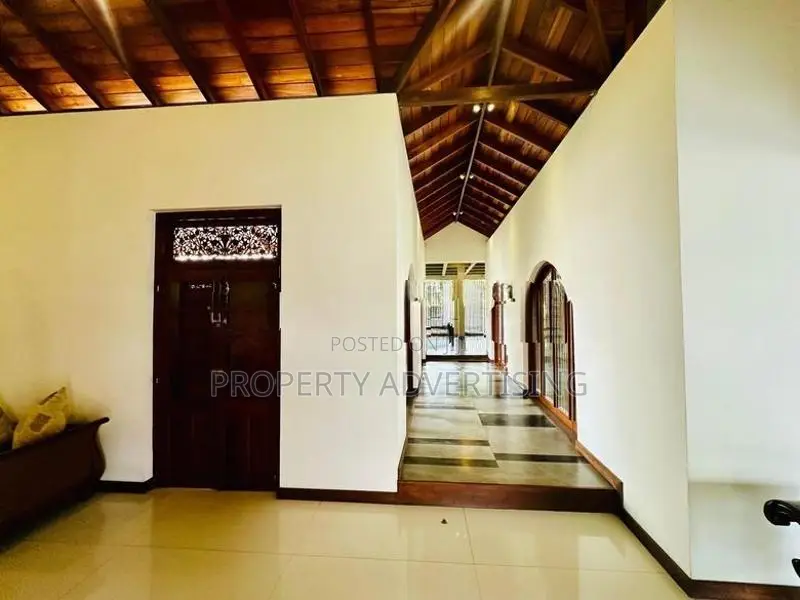 Nugegoda Luxury House for Sale in Prime location