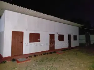 කාමර 9ක් බදු දීමට ඇත
