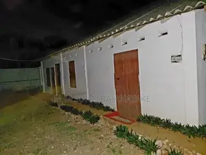 කාමර 9ක් බදු දීමට ඇත