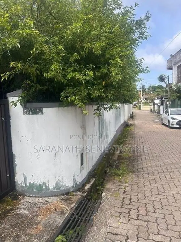 House for sale in Rajagiriya Only 40 metres to the main road