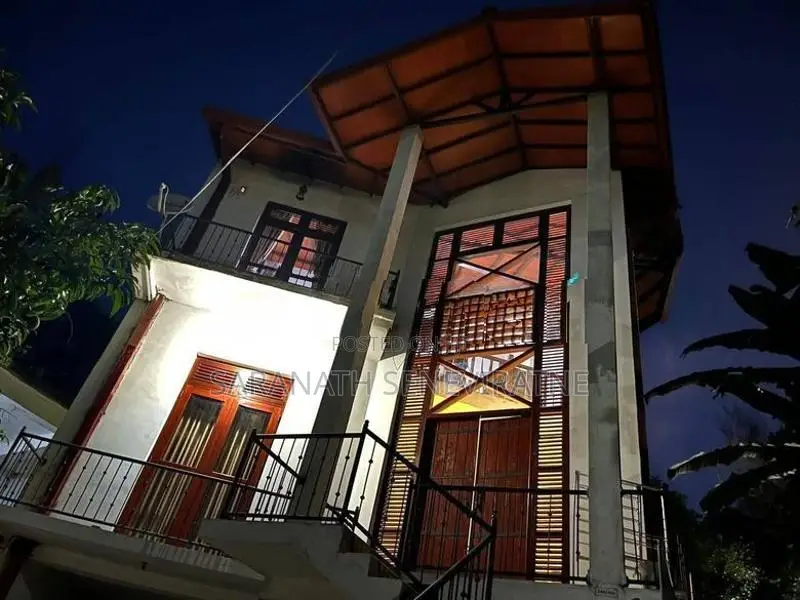 Modern 3 Storied House - Sale in Katugasthota Kandy