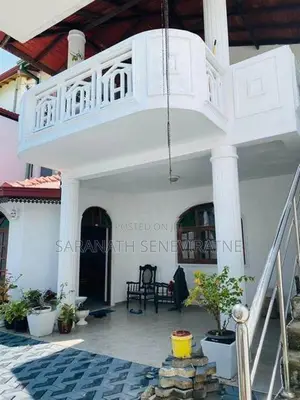 House in Dehiwala Hill Street For Sale