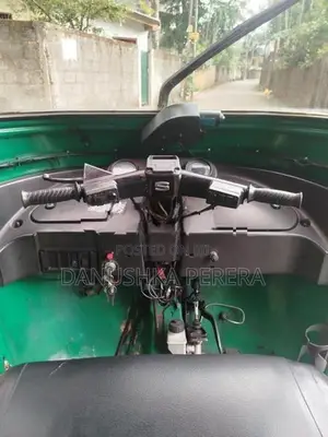 Bajaj RE 4 Stroke 2011