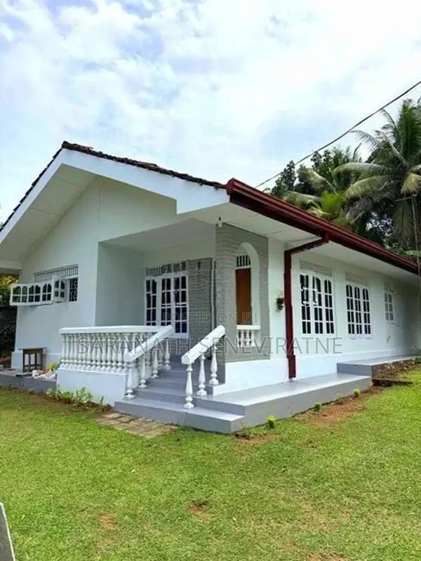 House for sale in Bandaragama (Moronthuduwa) -Kalutara Road