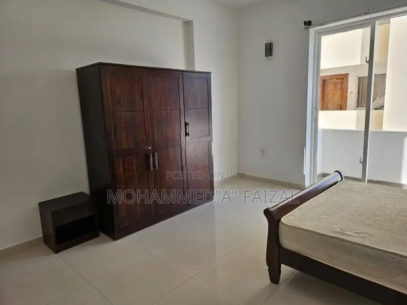 Apartment For Rent in Charlimend Road Wellawathe Colombo.06