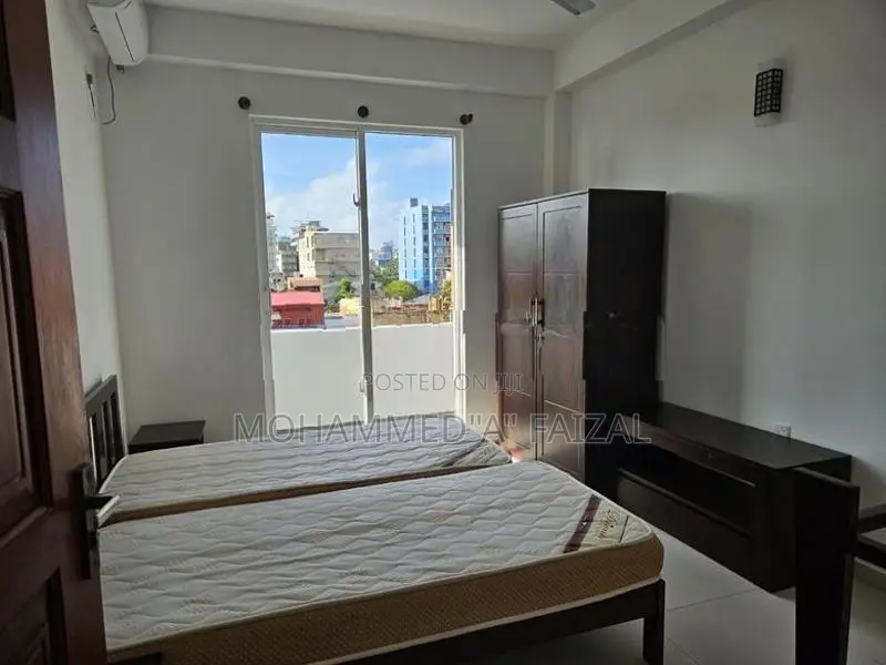 Apartment For Rent in Charlimend Road Wellawathe Colombo.06