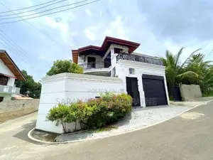 BRand-New Luxury House For Sale in Arawwala Maharagama 3500 SQFT