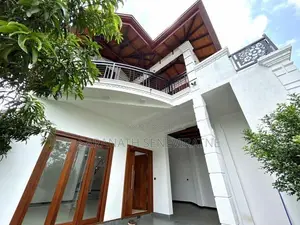 BRand-New Luxury House For Sale in Arawwala Maharagama 3500 SQFT