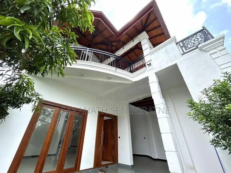 BRand-New Luxury House For Sale in Arawwala Maharagama 3500 SQFT