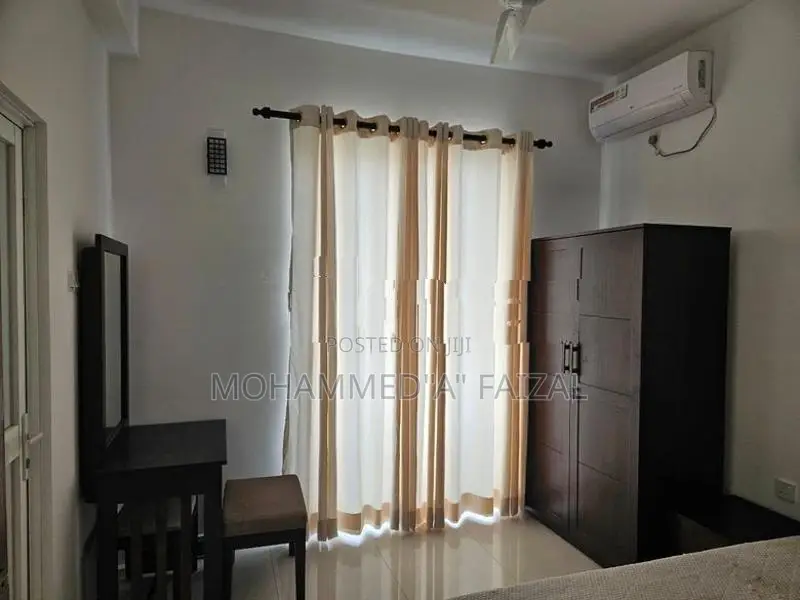 Apartment For Rent in Charlimend Road Wellawathe Colombo.06