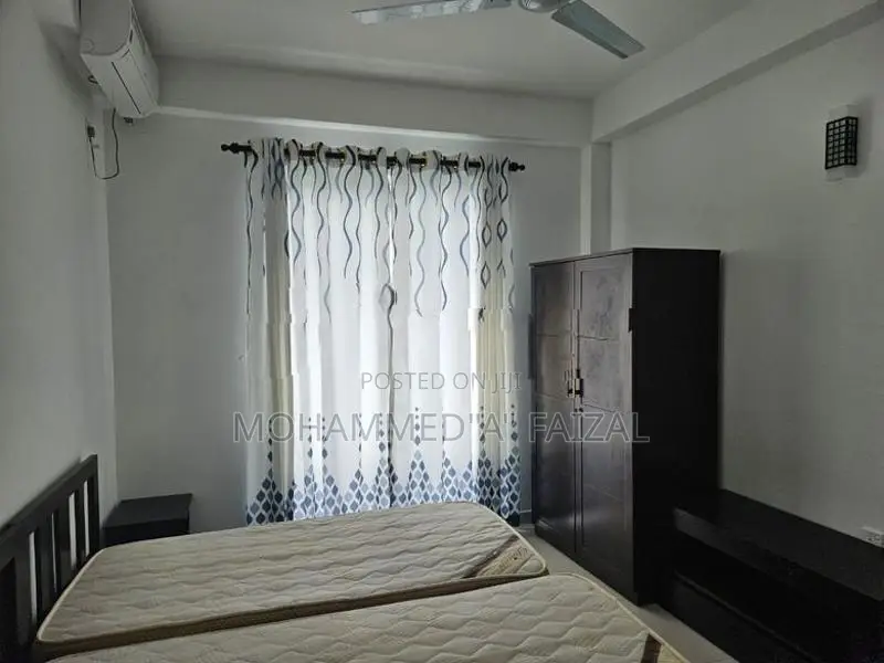 Apartment For Rent in Charlimend Road Wellawathe Colombo.06