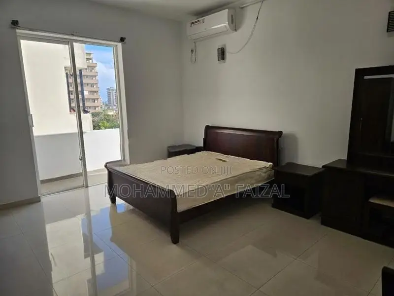 Apartment For Rent in Charlimend Road Wellawathe Colombo.06