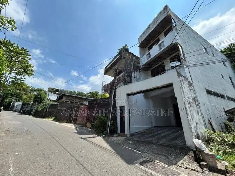 3 Story House in Pita Kotte - 4.2 p