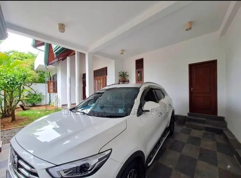 Luxury Architect-Designed House for Sale – Kotte