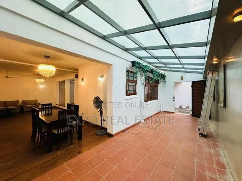 Luxury House for rent in Colombo 7