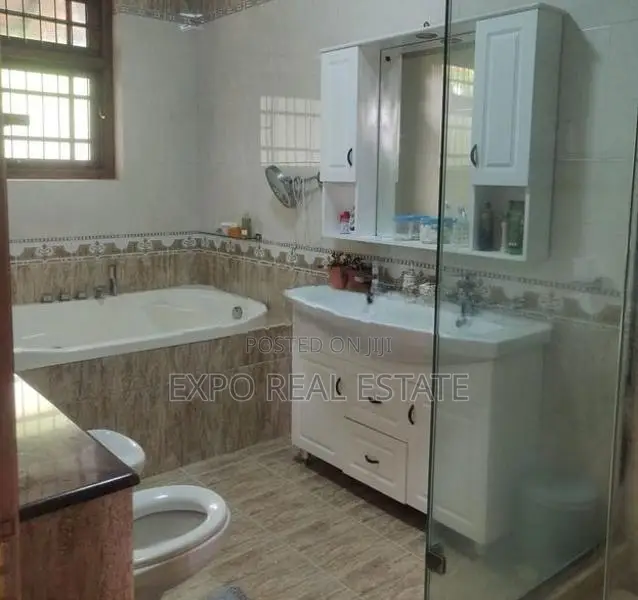 Luxury House for rent in Colombo 7