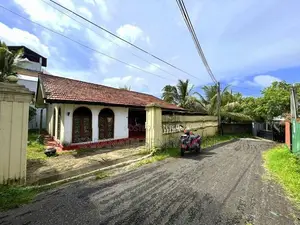 House For Land Value - PRICE REDUCED Kotegedara Junction Piliyandala