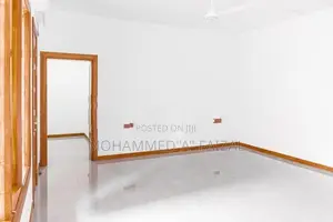 House For Sale in Wattarapola Road Mount Lavania