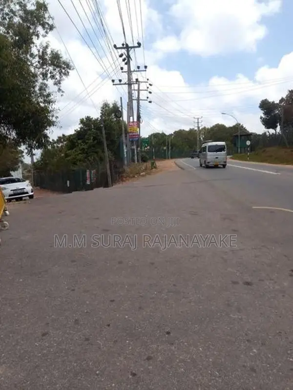 කටුනායක - ආඩිඅම්බලම ඉඩමක් විකිණීමට ඇත