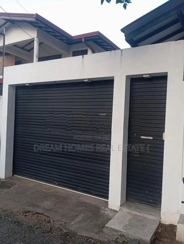 Well-Maintained 3-Bedroom House for Sale – Athurugiriya