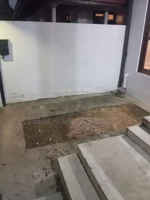 Well-Maintained 3-Bedroom House for Sale – Athurugiriya