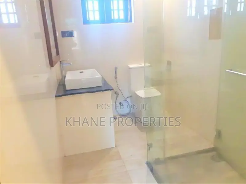 4 Bedrooms House for Sale at – Pitakotte