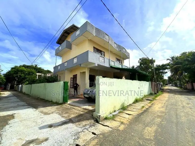 Two Storied and Single Story 2 Houses Separate Meters - Ratmalana