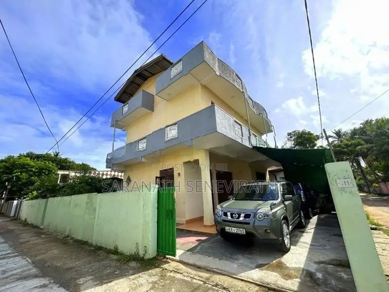 Two Storied and Single Story 2 Houses Separate Meters - Ratmalana