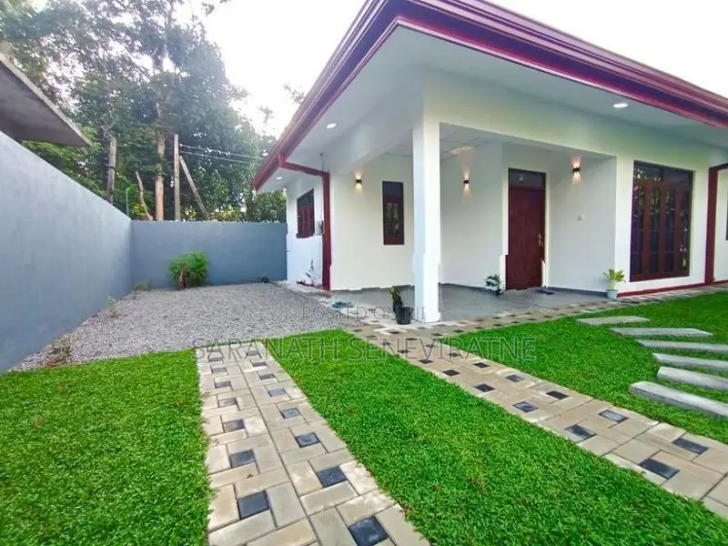 Brand-New House in Kesbewa SOS Rd