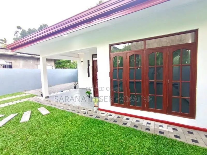 Brand-New House in Kesbewa SOS Rd