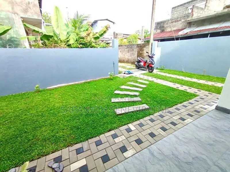 Brand-New House in Kesbewa SOS Rd