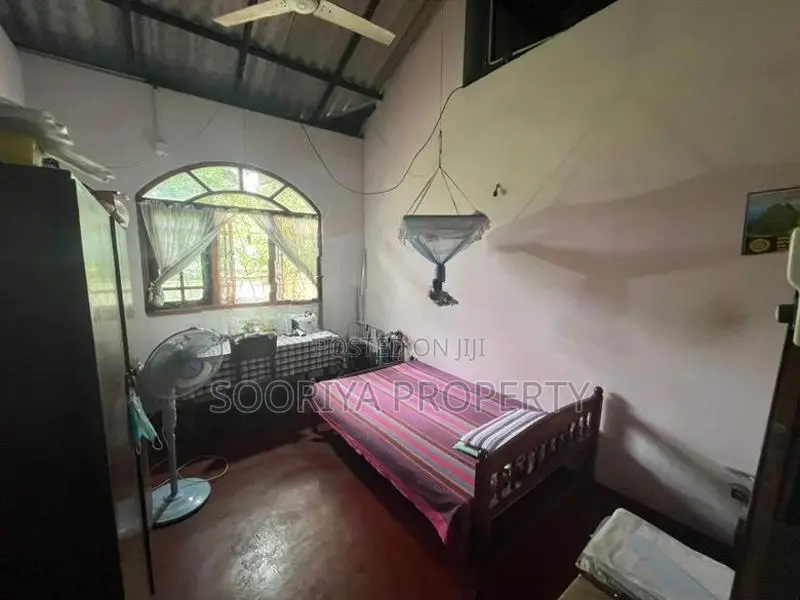 10 PERCHES THALAWATHUGODA HOUSE FOR SALE