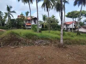 CLOSE TO MAKUMBURA HIGHLEVEL ROAD