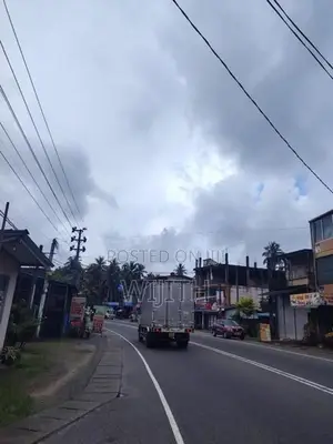 CLOSE TO MAKUMBURA HIGHLEVEL ROAD