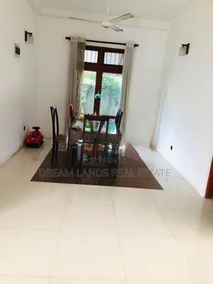 3story stand a long house for rent piliyandala