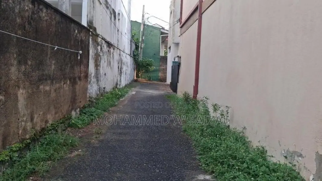 Land For Sale in Prathimparama Road Kalubowila Dehiwala