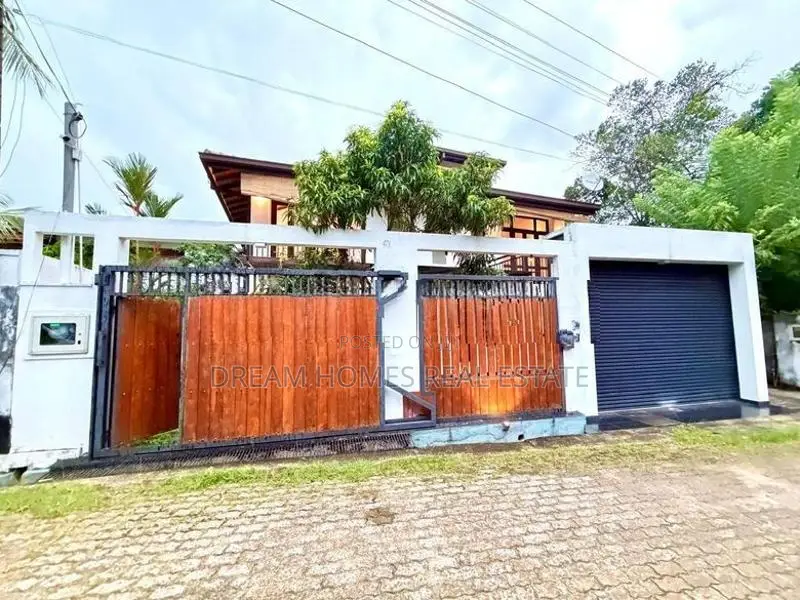 Luxury House for Sale – Koswatta, Battaramulla