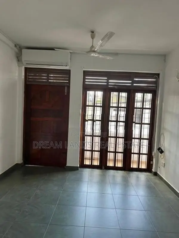 Brand new 3 storied house for rent mirihana Nugegoda