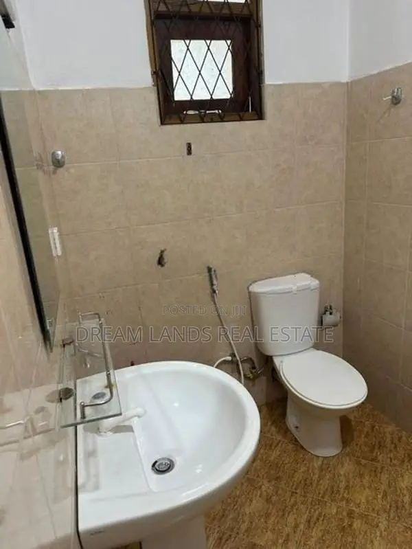 Brand new 3 storied house for rent mirihana Nugegoda