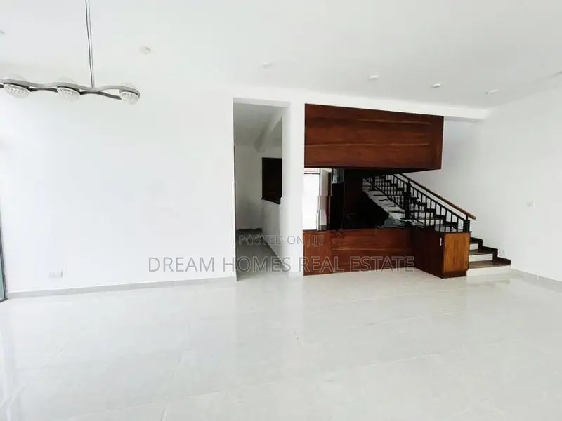 Fully Air-Conditioned 5-Bedroom House for Rent – Pelawatta