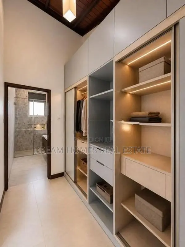 Luxury Villa for Sale in Thalawathugoda