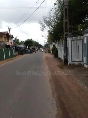 සීදුව - අමන්දොලුව පර්චස් 80ක් විකිණීමට ඇත.